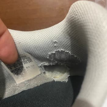 Intersport Adidas Ayakkabıda Beklenmedik Açılma Ve Yırtılma Sorunu