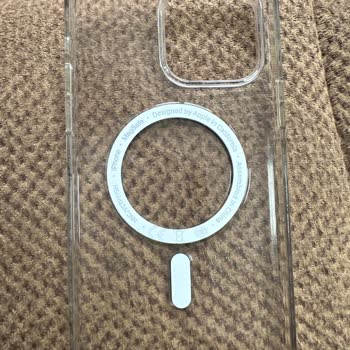 Apple MagSafe Kılıfında Renk Değişimi Sorunu