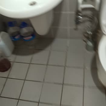 Van Eğitim Araştırma Hastanesi Onkoloji Servisinde Hijyen Ve Personel Tavrı Sorunu!