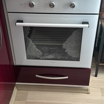 Kullanılmayan Fırının Patlayan Camı Ve Ücret Talebi