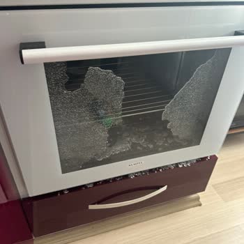 Kullanılmayan Fırının Patlayan Camı Ve Ücret Talebi