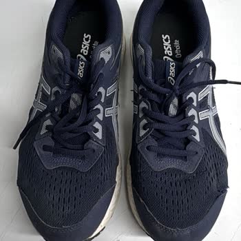 Asics Sneaker Kalitesizliği: Üç Kullanımda Yıpranan Ayakkabı