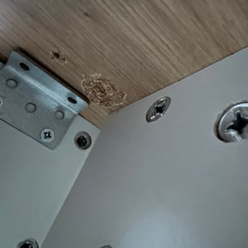 Genç Odası Mobilyasında Vidalama Problemi Ve Geciken Servis