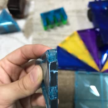 Kırık Manyetik Bloklar Ve İlgisiz Satıcı