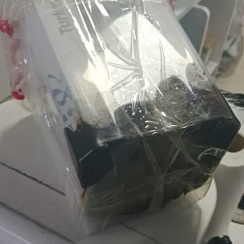 Kırık Kargo Ve İlgisiz Hizmet