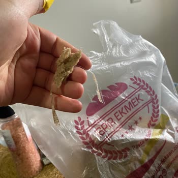 Ekmekten Poşet Çıktı: Sağlığımız Tehlikede!