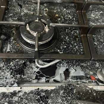 Simfer Patlayan Cam Ocak Ve İlgisiz Servis