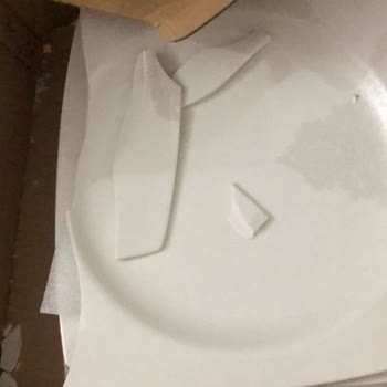 Karaca Yemek Takımında Kırık Tabak Ve İlgisizlik Sorunu