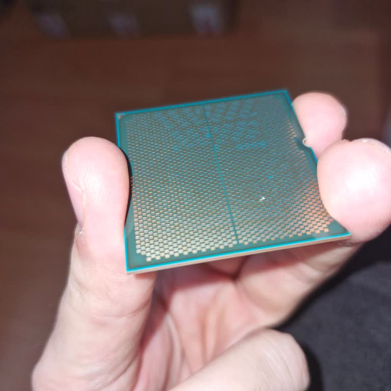 Dikkatsiz Paketleme: Çizik Ryzen 9 İşlemci Sorunu