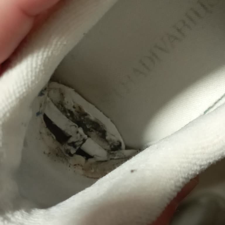 Stradivarius Ayakkabıda Kalite Sorunu Ve İletişimsizlik