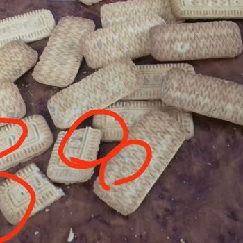 BİM'den Aldığım Bisküviden Metal Parçalar Çıktı!