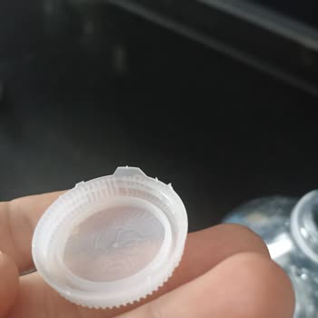 Saka Su Şişelerindeki Kapak Sorunu