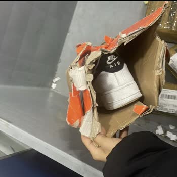 Kargo Kaybolan Ayakkabı Tekini Üstlenmiyor!