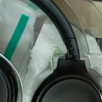 Kırık Kulaklık Ve Yetersiz Servis Hizmeti