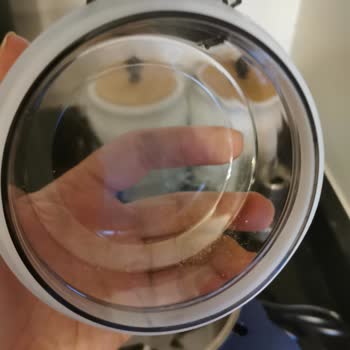 Kullanılmayan Kahve Öğütücü Ve İlgisiz Müşteri Hizmetleri