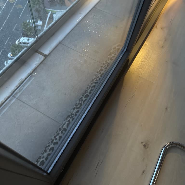 Rehau Doğramalarından Gelen Soğuk Ve İlgisizlik