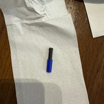 Orkide Pastanesi Dondurmanın İçinden Çıkan Şaşırtıcı Nesne