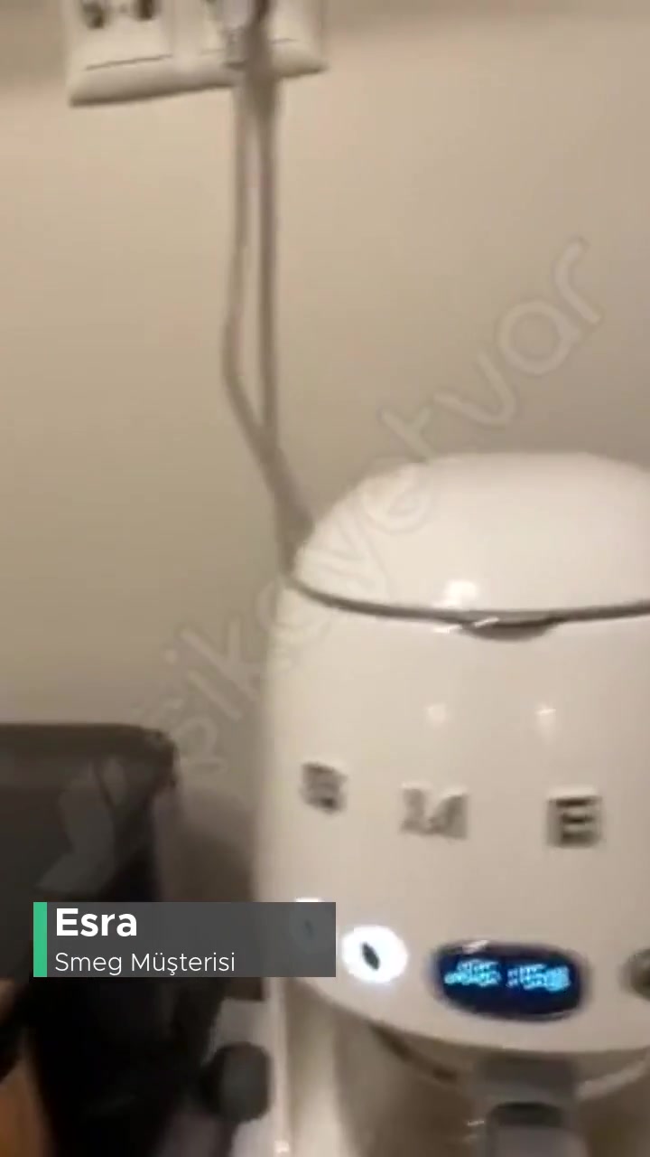 Smeg Filtre Kahve Makinesi Çalışmıyor! videonun kapak resmi