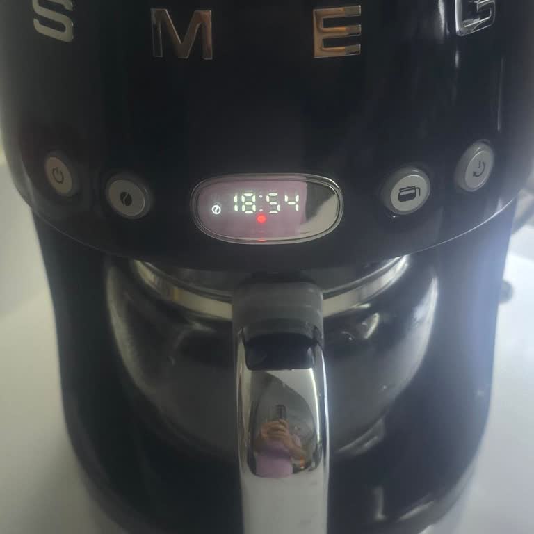 Smeg Kahve Makinesi Kırmızı Işık Sorunu
