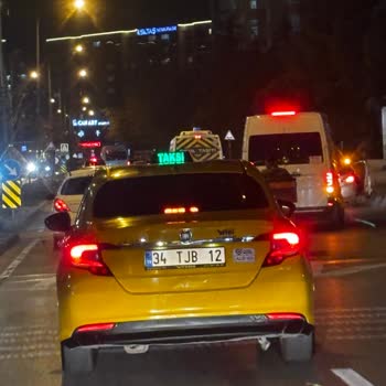 Taksi Şoförünün Tehlikeli Ve Saygısız Davranışı
