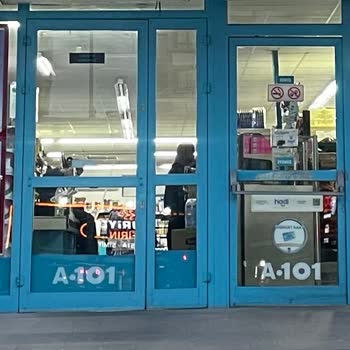 Kasiyerlerin Müşteri İlgisizliği Ve Tehditkar Davranışlar