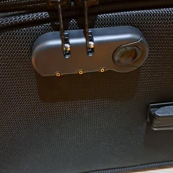 Kıbrıs Uçağı Sonrası Bagaj Kilidi Açılmıyor