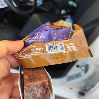 Küflü Tiramisu Ve İlgisiz Müşteri Hizmetleri