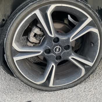 Opel Corsa 2021: Проблемы с ABS и EPS не решены по гарантии