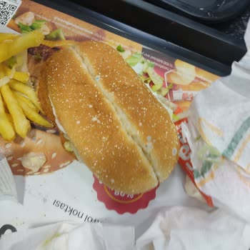 Küflü Ekmek Ve İlgisizlik: McDonald's Deneyimim