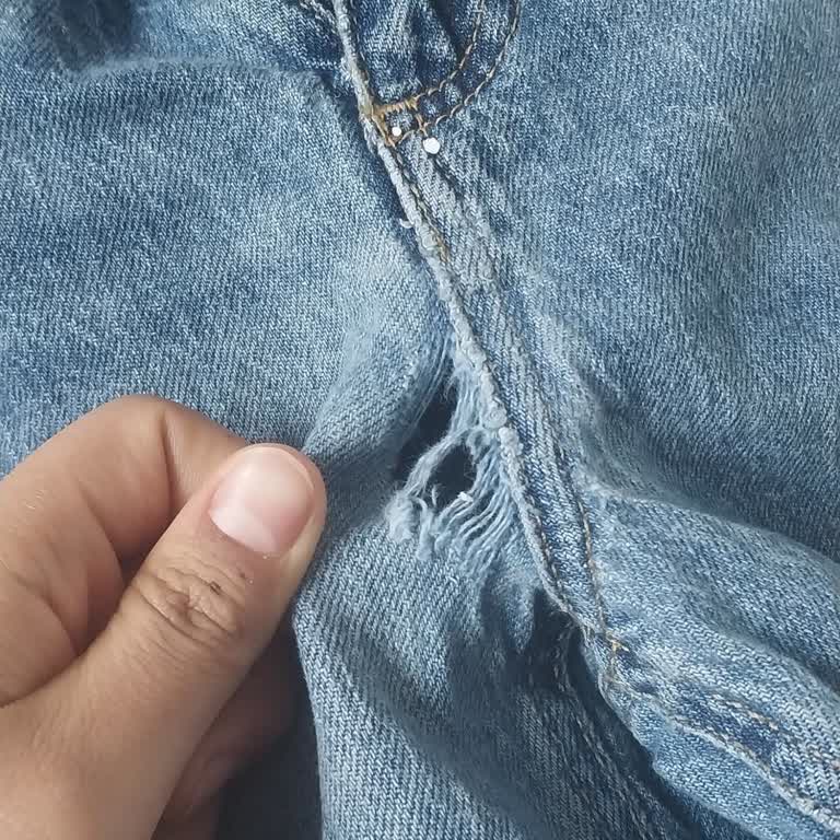 DeFacto Mom Jean'de İlk Yıkamada Yırtılma Sorunu