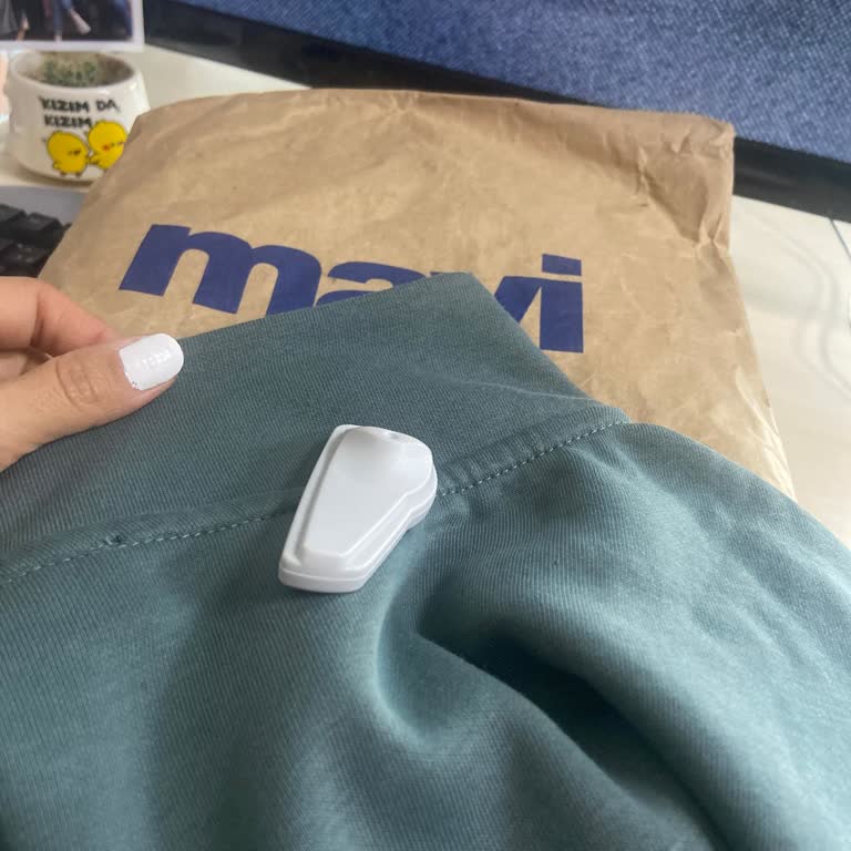 Hediye Sweatshirt'teki Alarm Şoku