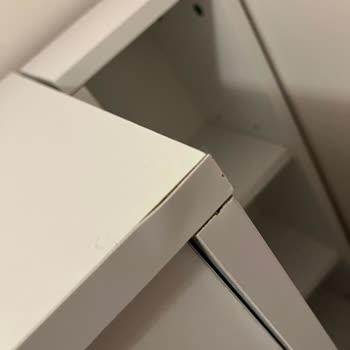 Kusurlu Makyaj Masası Ve İletişim Eksikliği