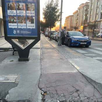 Kütüphane Önü İçin Kapalı Durak Talebi