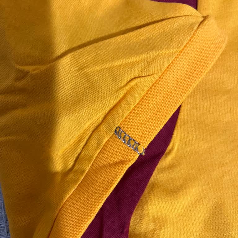 GS Store'dan Gelen Hediye Tişörtte Dikiş Hataları