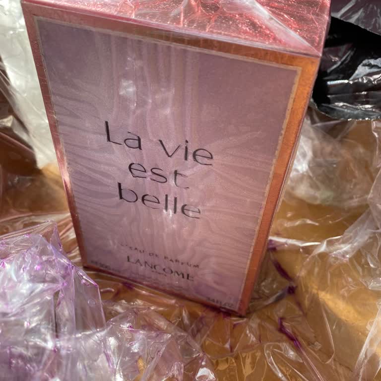 Hasarlı Parfüm Teslimatı Ve İlgisiz Müşteri Hizmetleri