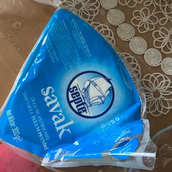Kahvaltıda Hayal Kırıklığı: Peynirden Çıkan Yabancı Madde