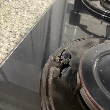 Bosch Ocak Kendi Kendine Deliniyor, Çözüm Bekliyoruz