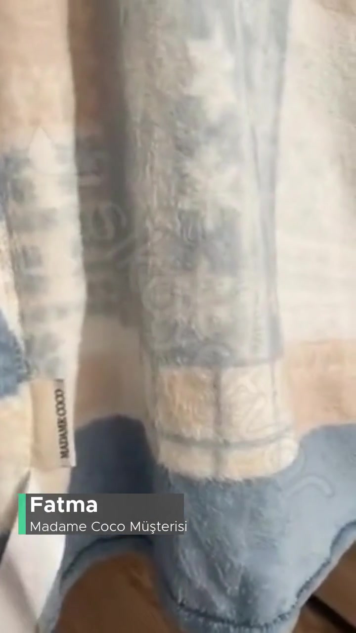 Madame Coco Battaniyede Tüy Sorunu! videonun kapak resmi