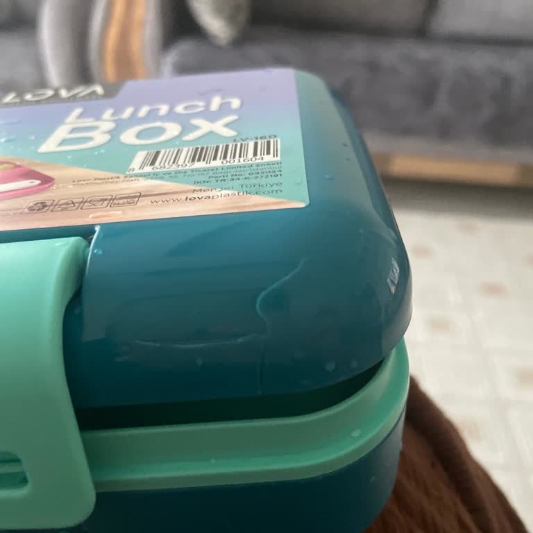 A101 Mağazasından Alınan Lova Beslenme Kutusu Kırık Çıktı