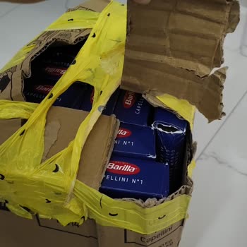 Kargoda Hasar Gören Barilla Makarna Kutuları