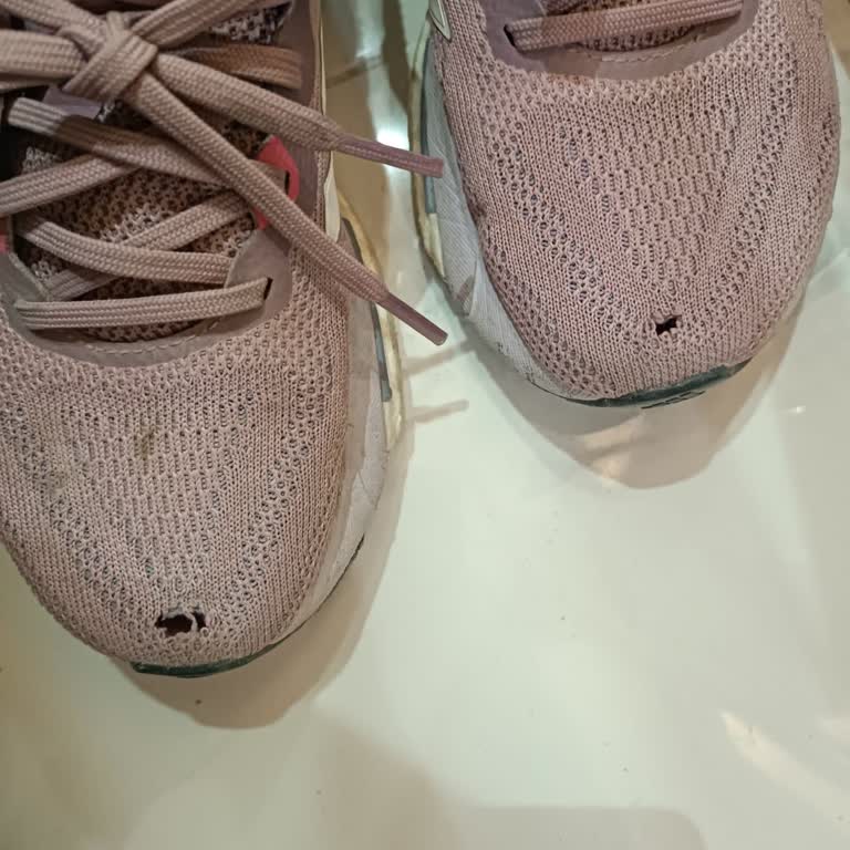 Adidas Ayakkabıların Yırtılma Sorunu