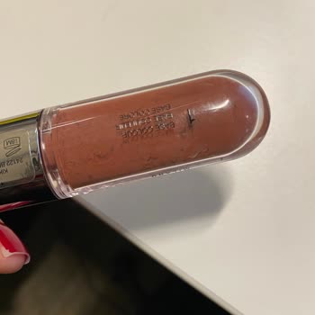 Bozuk Ruj Şoku: Mağazadan Alınan Ürün Hayal Kırıklığı