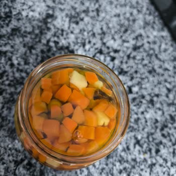 Yurdum Garnitür Kavanozunda Böcek Şoku!