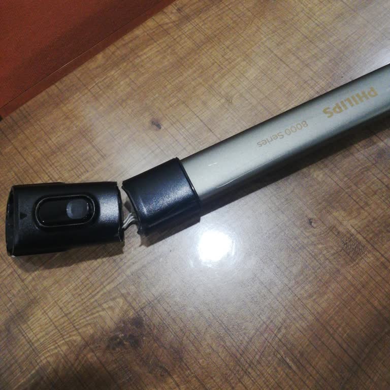 Philips Süpürgenin Teleskopik Borusu Beklenmedik Şekilde Kırıldı