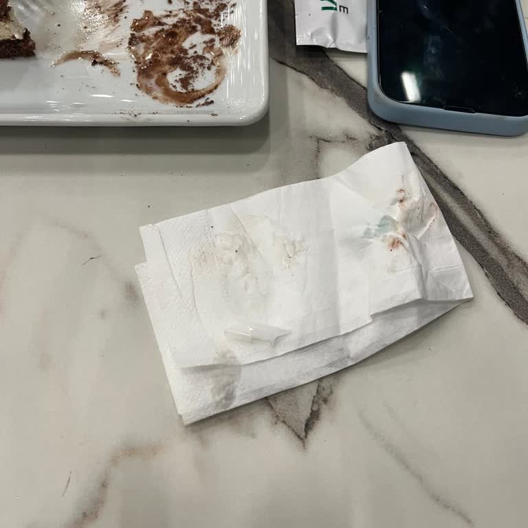 Waffle Yanında Gelen Sürpriz: Plastik Parça