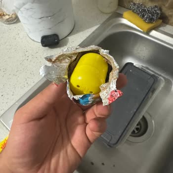 Bozuk Sürpriz Yumurta Hayal Kırıklığı