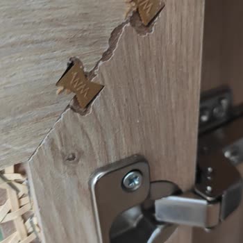 Hasarlı Kitaplık Ve Yetersiz Müşteri Hizmeti