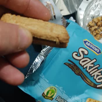 Bisküvi İçinden Çıkan Ot Sapı Tehlikesi