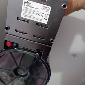 Fakir İnovator 7272x Modelinin Dayanıksız Toz Haznesi