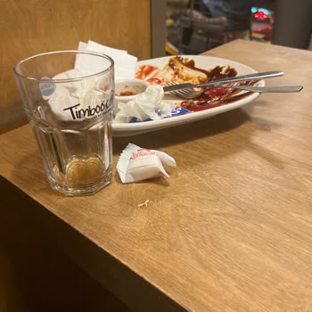 Panora Timboo'da Sürekli İlgisizlik Ve Saygısızlık